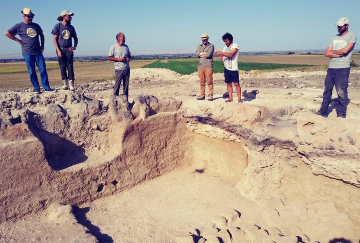 Azərbaycan-İtaliya arxeoloqları Gəncə və Goranboyda kurqanları tədqiq edir (FOTO)