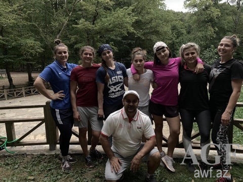 Qadınlardan ibarət güləş yığmamızın Sarıyer toplanışı davam edir