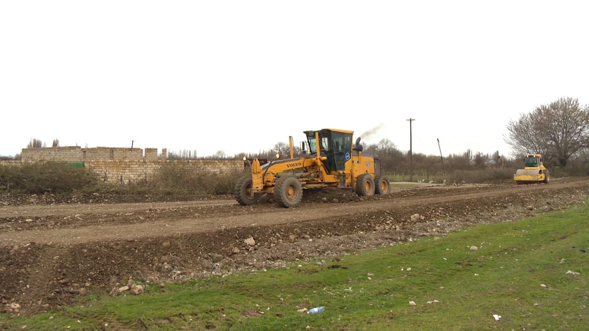 Xaçmazda uzunluğu 35,9 kilometr olan avtomobil yolu yenidən qurulur (FOTO)