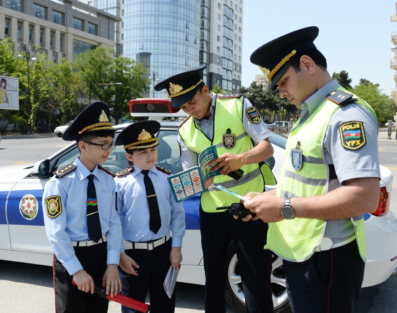 Bakı polisi yeni dərs ilinin başlaması ilə bağlı tədbirə başladı (FOTO)