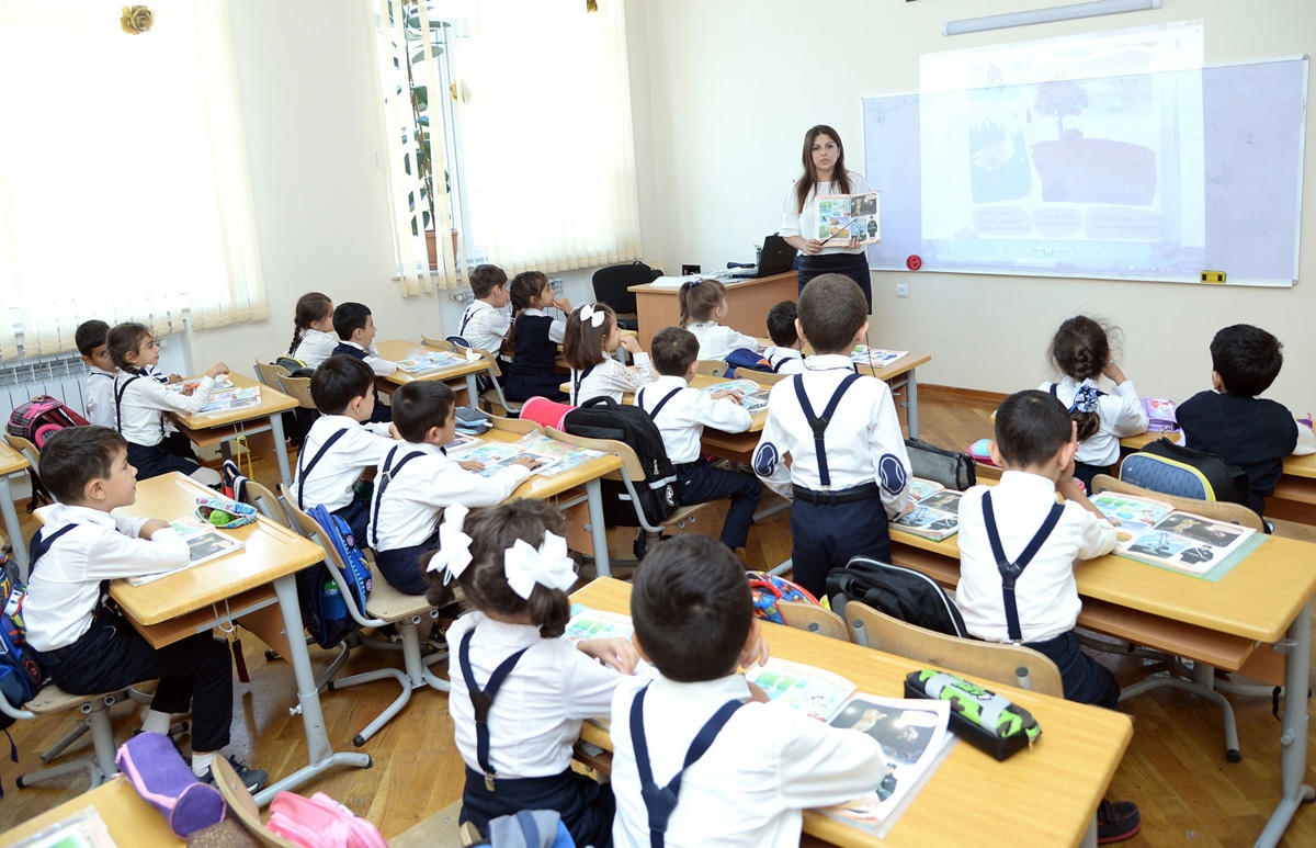 Şagirdlərin yerdəyişməsi ilə bağlı sorğuların qəbulu müvəqqəti dayandırılacaq