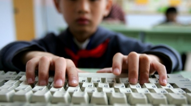 Azərbaycanlı uşaqlar internetdə daha çox nə ilə maraqlanırlar - Araşdırma