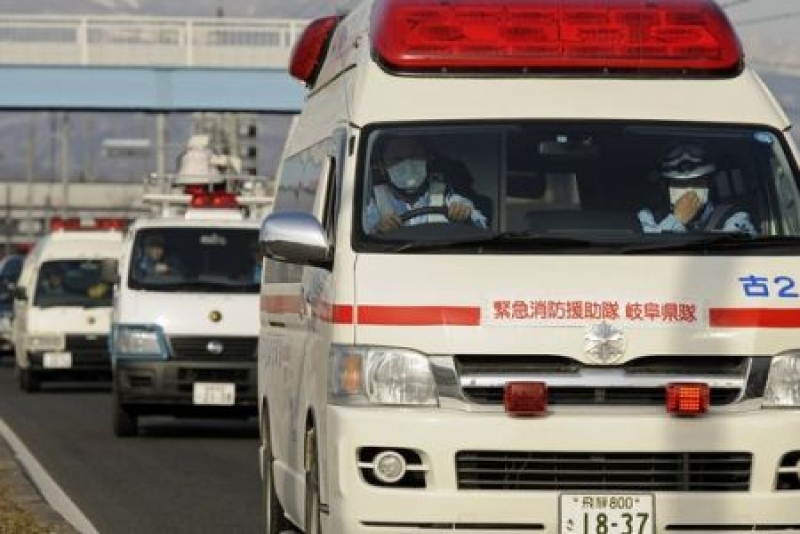 Yaponiyada taksi sürücüsü maşını bir qrup piyadanın üstünə sürüb