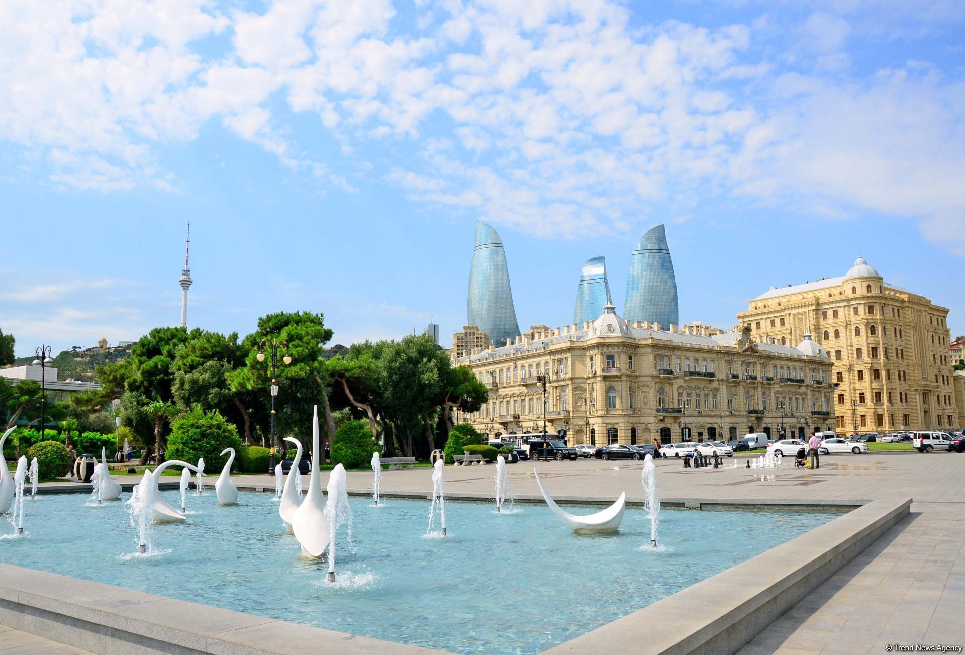 Bakının ''almaz boyunbağı'' (FOTOREPORTAJ)