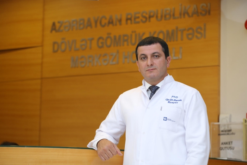 Mərkəzi Gömrük Hospitalının travmatoloq-ortopedi Dr.Ramin Rzayev “Həkim Məsləhəti” rubrikasının qonağıdır