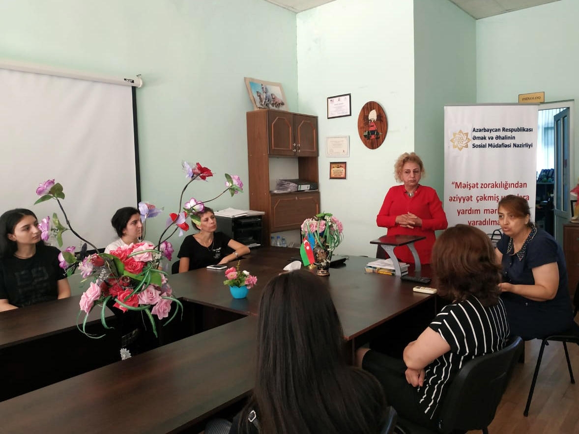 Məişət zorakılığından əziyyət çəkmiş uşaqlara qayğı prioritet təşkil edir (FOTO)