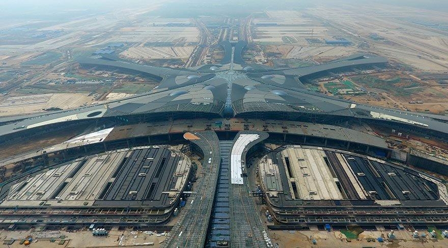 Çində dünyanın ən iri aeroportu açıldı - Zaha Hadidin layihəsi