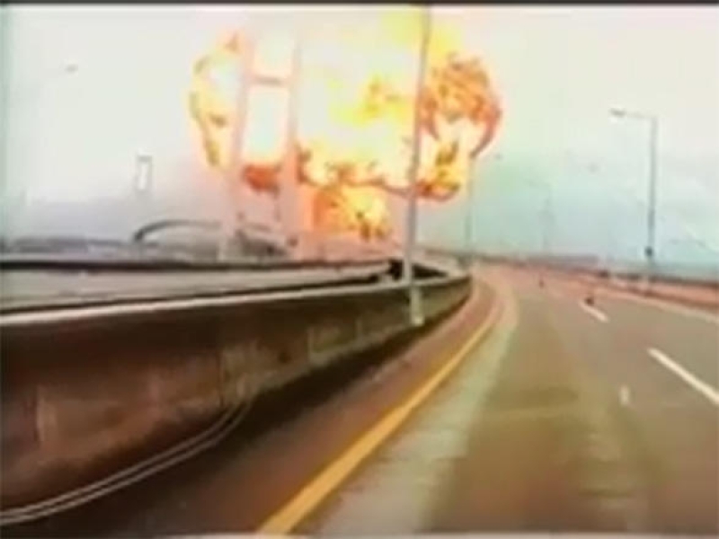 Cənubi Koreyada tanker partladı - 9 yaralı (VİDEO)