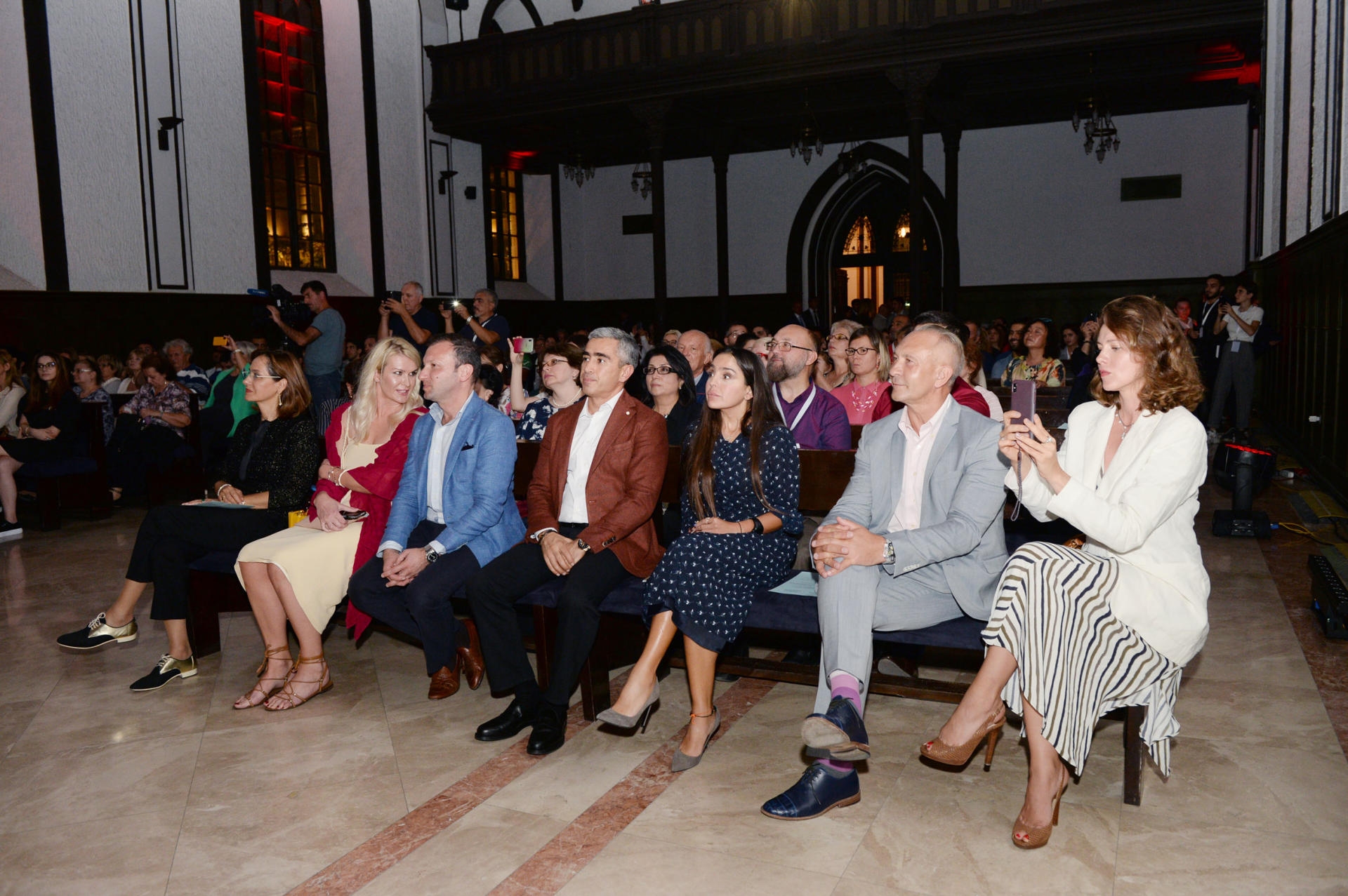 Heydər Əliyev Fondunun vitse-prezidenti Leyla Əliyeva Nəsimi Festivalı çərçivəsində Kamera və Orqan Musiqi Salonunda konsert proqramında iştirak edib(FOTO)