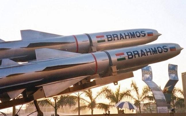 Hindistan ''BrahMos'' raketini sınaqdan keçirdi