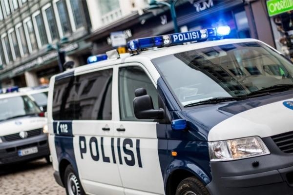 Məktəbə qılıncla hücum etdi - 1 ölü, 10 yaralı