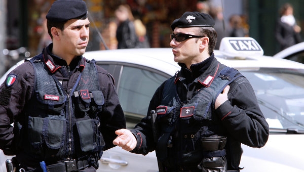 İtaliyada atışmada iki polis əməkdaşı həlak olub