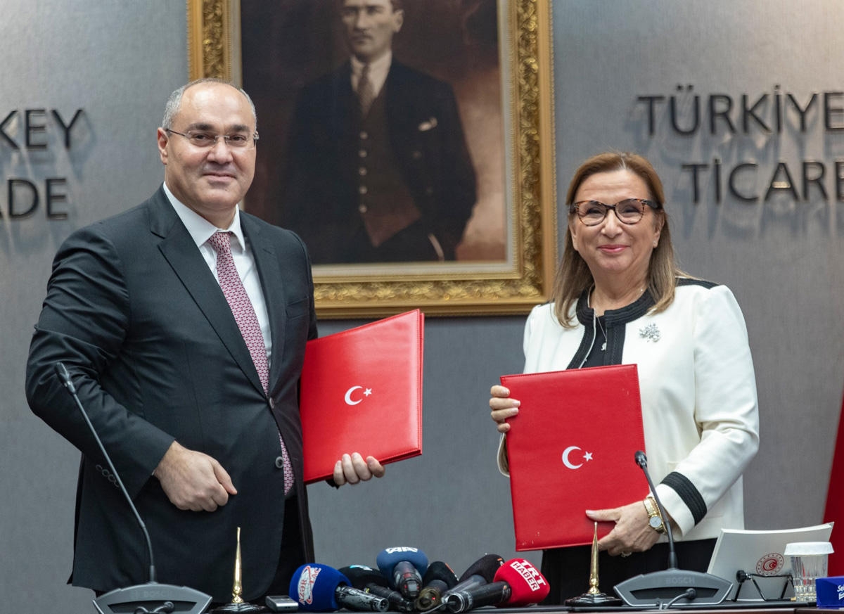 Azərbaycanla Türkiyə sadələşdirilmiş gömrük dəhlizi haqqında memorandum imzalayıb (FOTO)