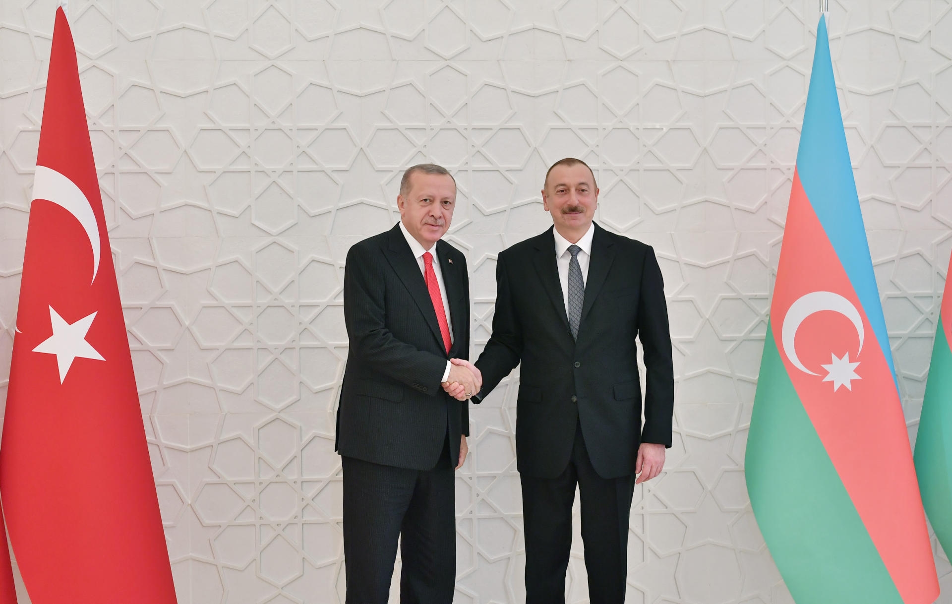 Azərbaycan Prezidenti İlham Əliyev Türkiyə Prezidenti Rəcəb Tayyib Ərdoğan ilə görüşüb (FOTO)