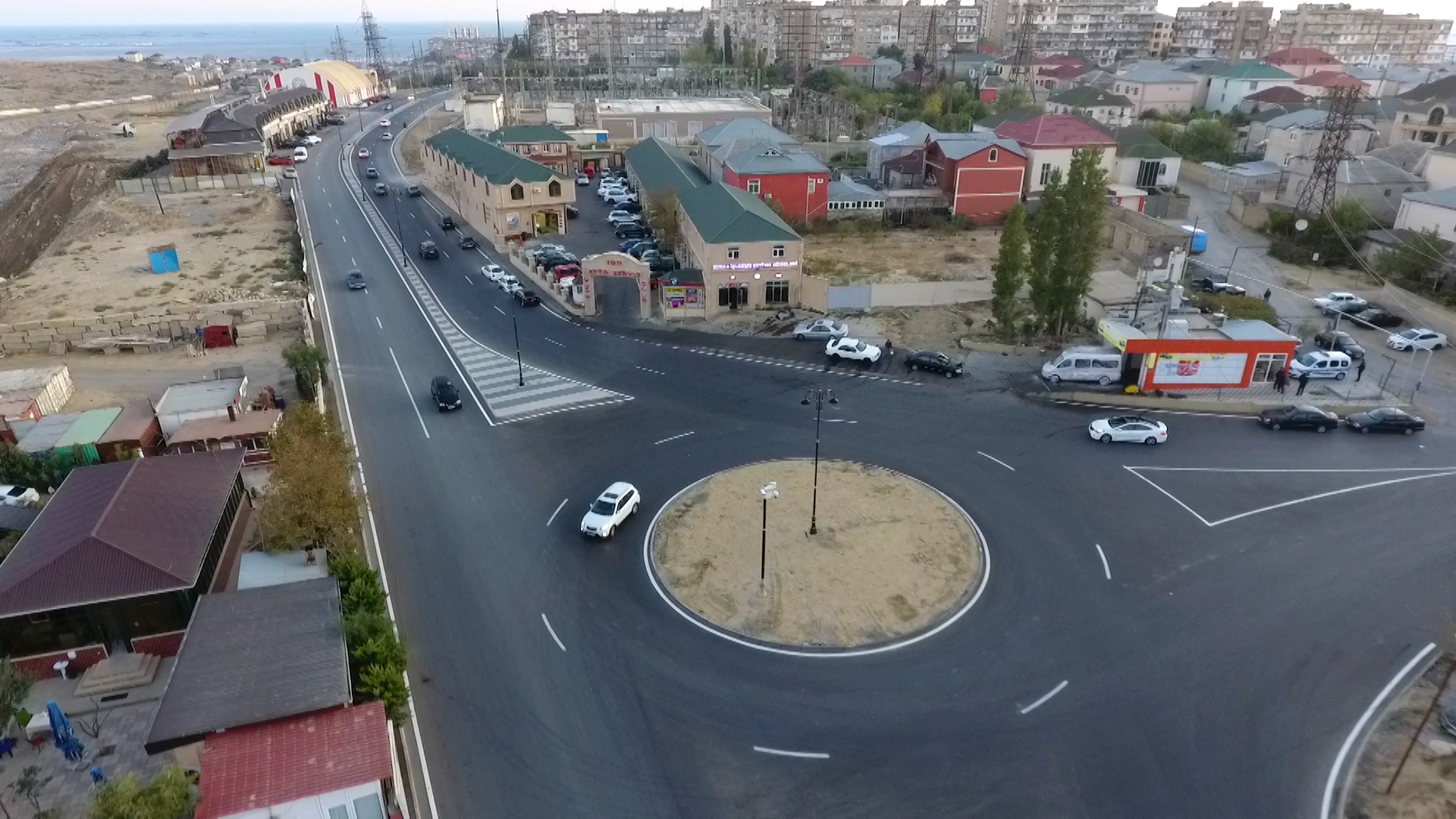 Bakıda daha bir küçə yenidən qurulub (FOTO)