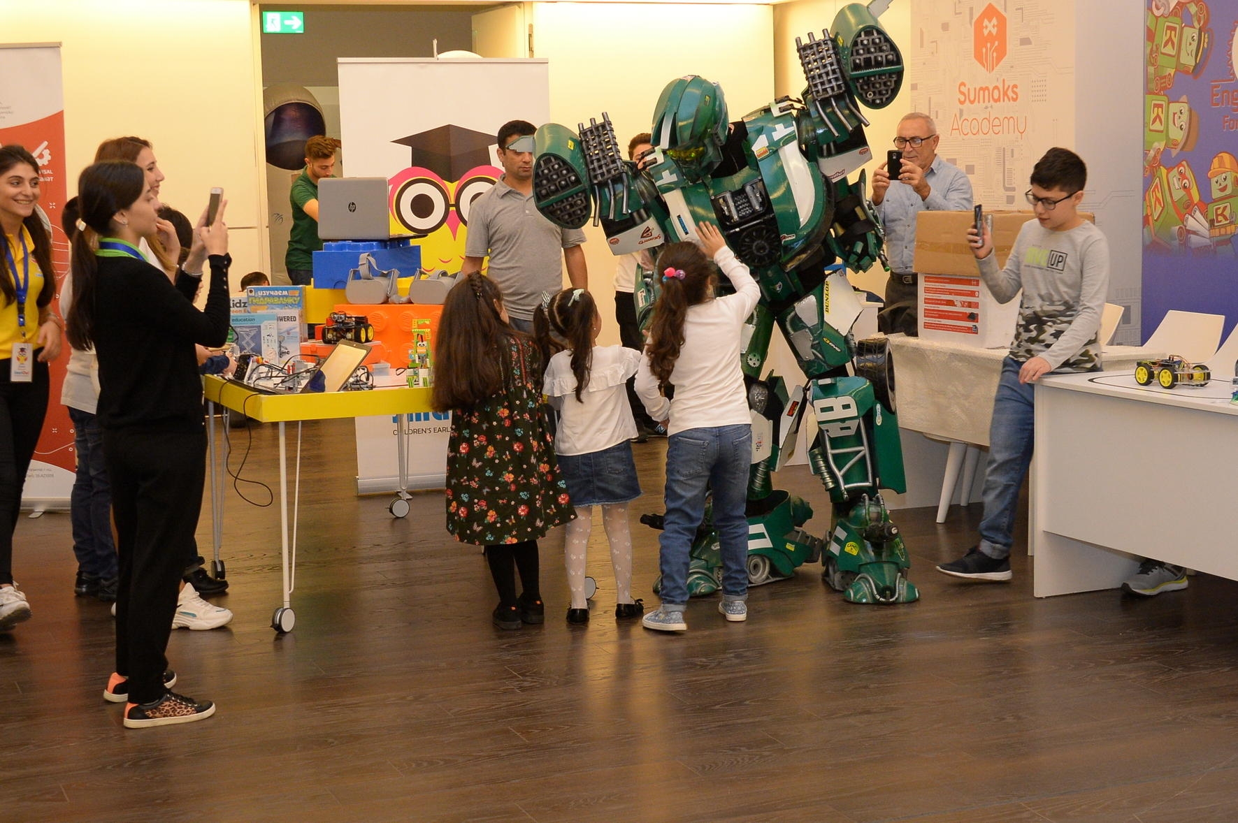 “İnnovasiya həftəsi” çərçivəsində “Roboday” festivalı təşkil edilib (FOTO)