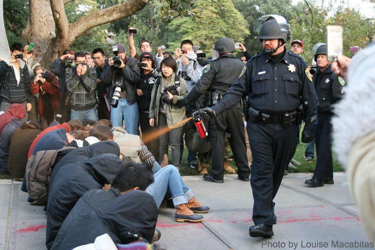 Azərbaycan polisi avropadakılardan daha etik və təmkinli davrandı (FOTO)