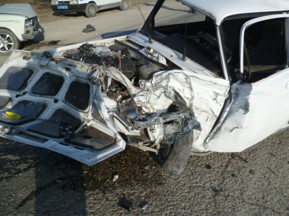 Tovuzda miktoavtobus ''VAZ''la toqquşub - 2 ölü, 1 yaralı var