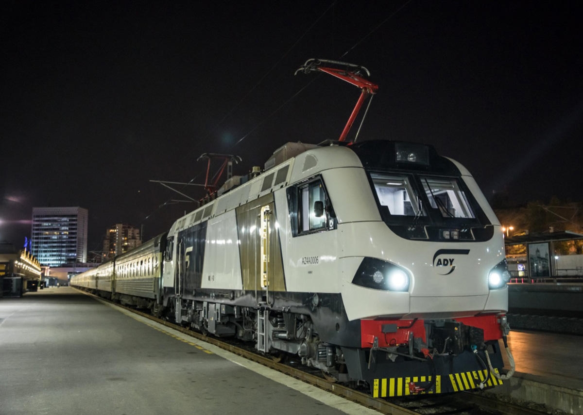 Bakı-Tbilisi-Bakı sürət sərnişin qatarında bir ilk (FOTO)