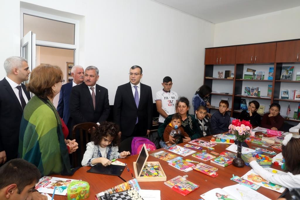 Həssas qrupların kiçik biznesə çıxışında özünüməşğulluq proqramının roluna dair ictimai müzakirə təşkil olunub (FOTO)