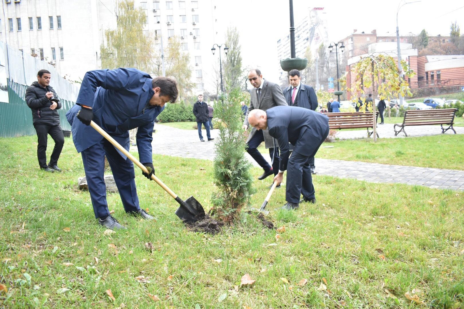 Kiyevdə Nəsimi adına kompleksin təməlqoyma mərasimi keçirilib (FOTO)