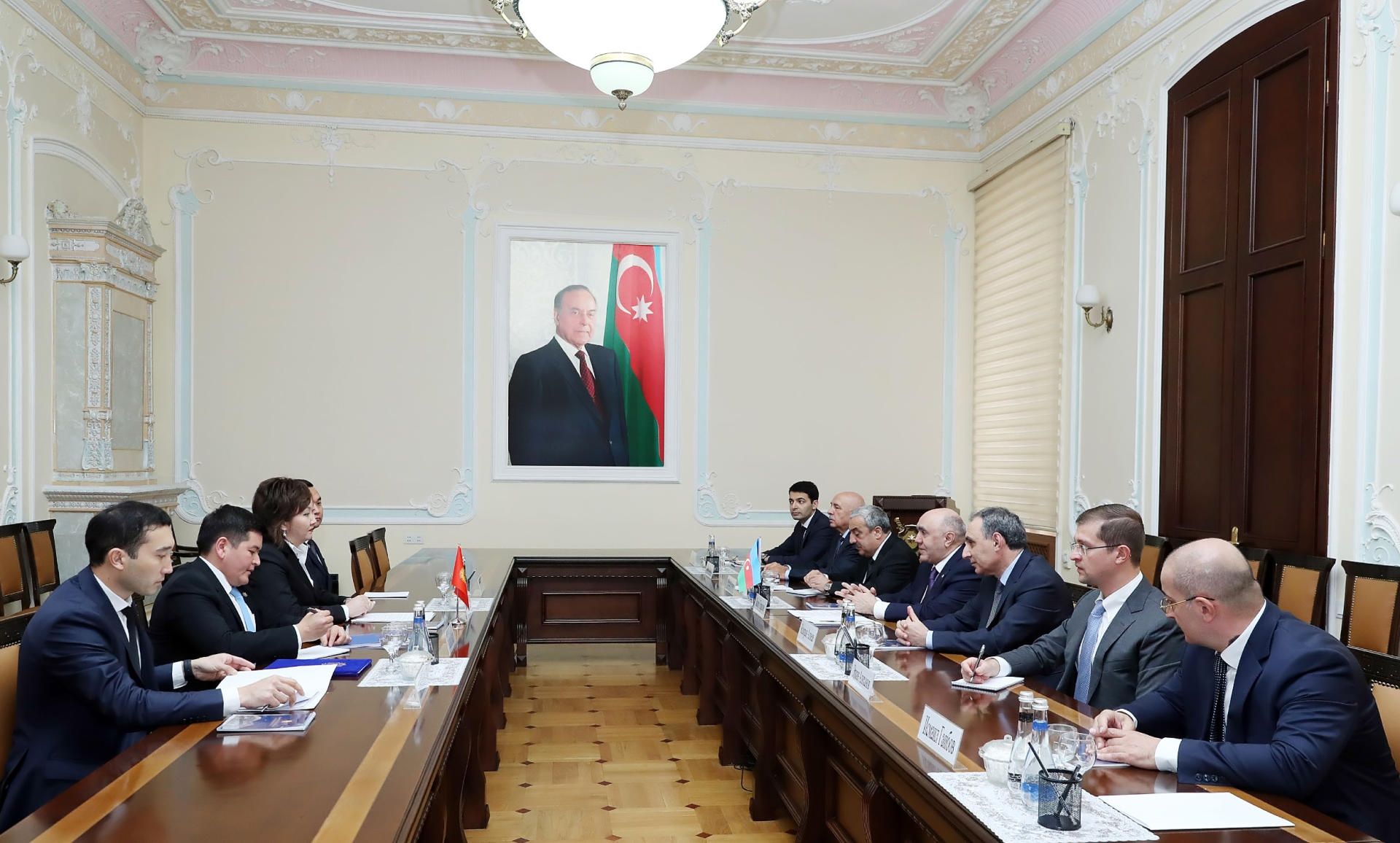 Qırğızıstan Baş prokurorunun müavininin rəhbərlik etdiyi nümayəndə heyəti Azərbaycanda səfərdədir (FOTO)