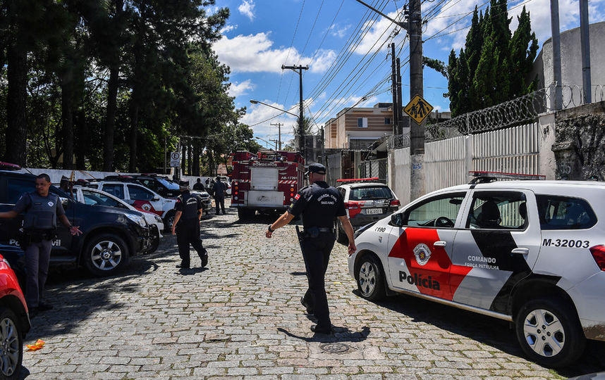 Braziliyada məktəbə edilən hücumda iki yeniyetmə yaralanıb