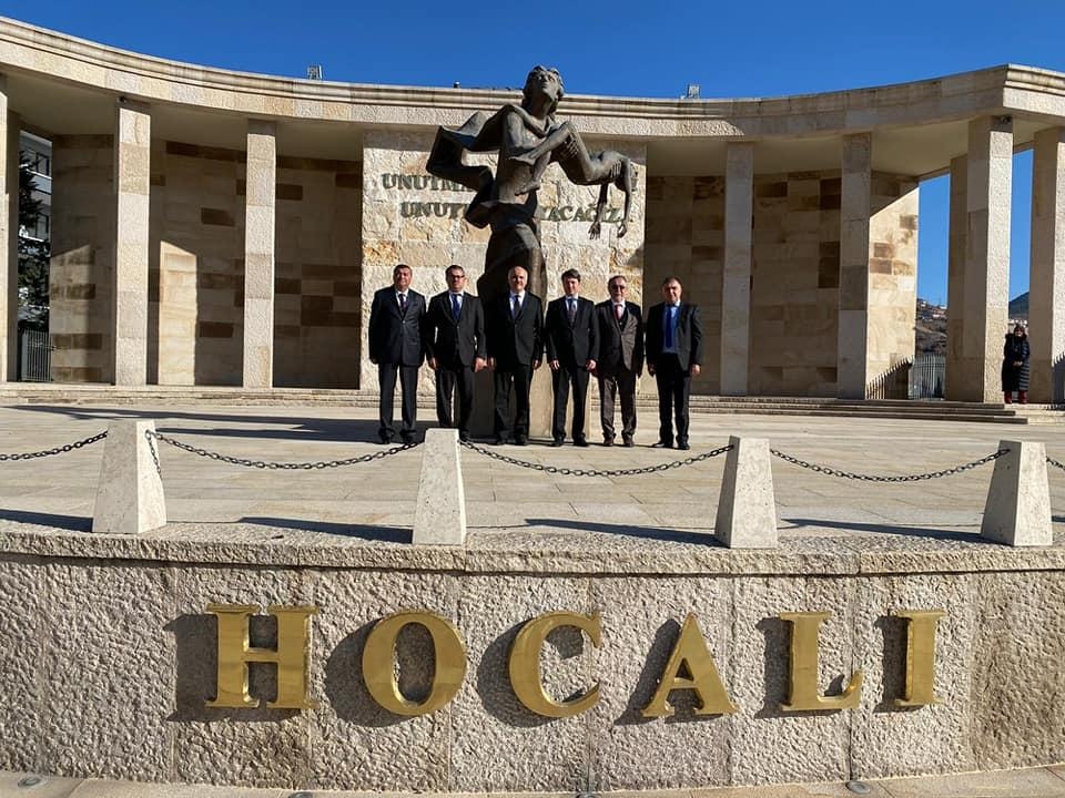 Dağlıq Qarabağın azərbaycanlı icmasının sədri Ankarada Xocalı abidələrini ziyarət edib (FOTO)