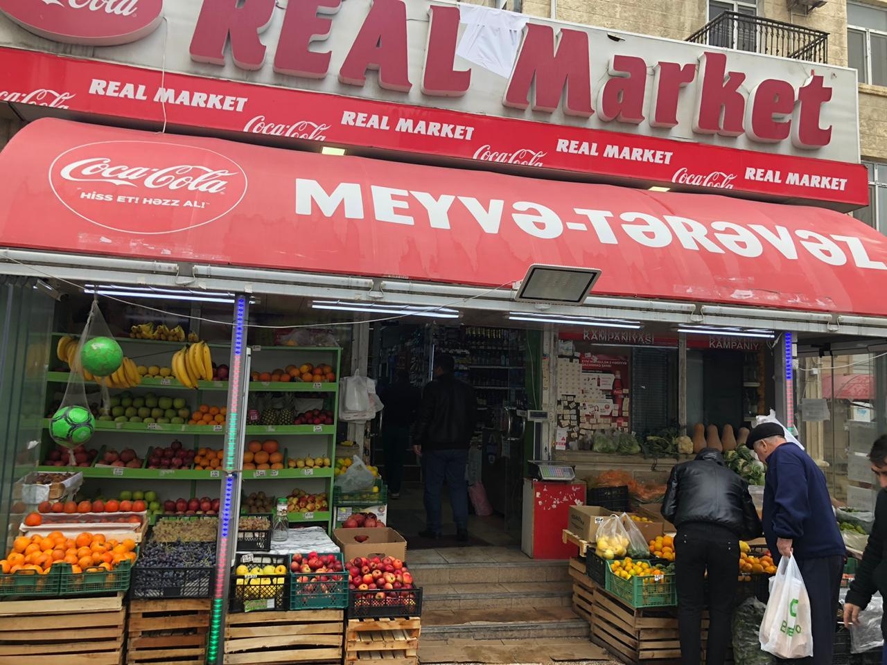 Paytaxtda istifadə müddəti ötmüş məhsullar satan market aşkarlanıb