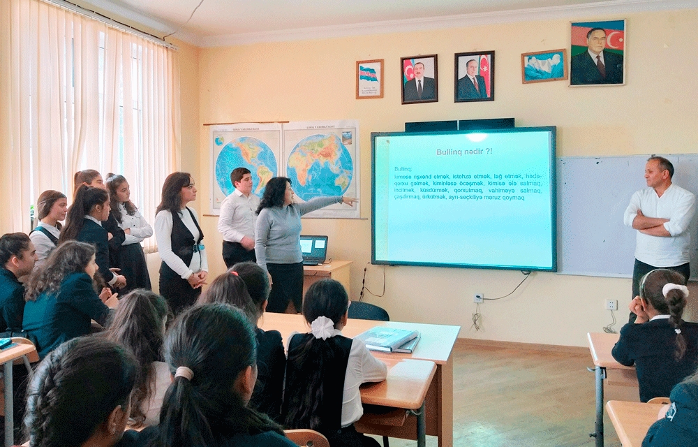 Bakı məktəblərində “Bullinq” mövzusunda seminarlar keçirilir (FOTO)