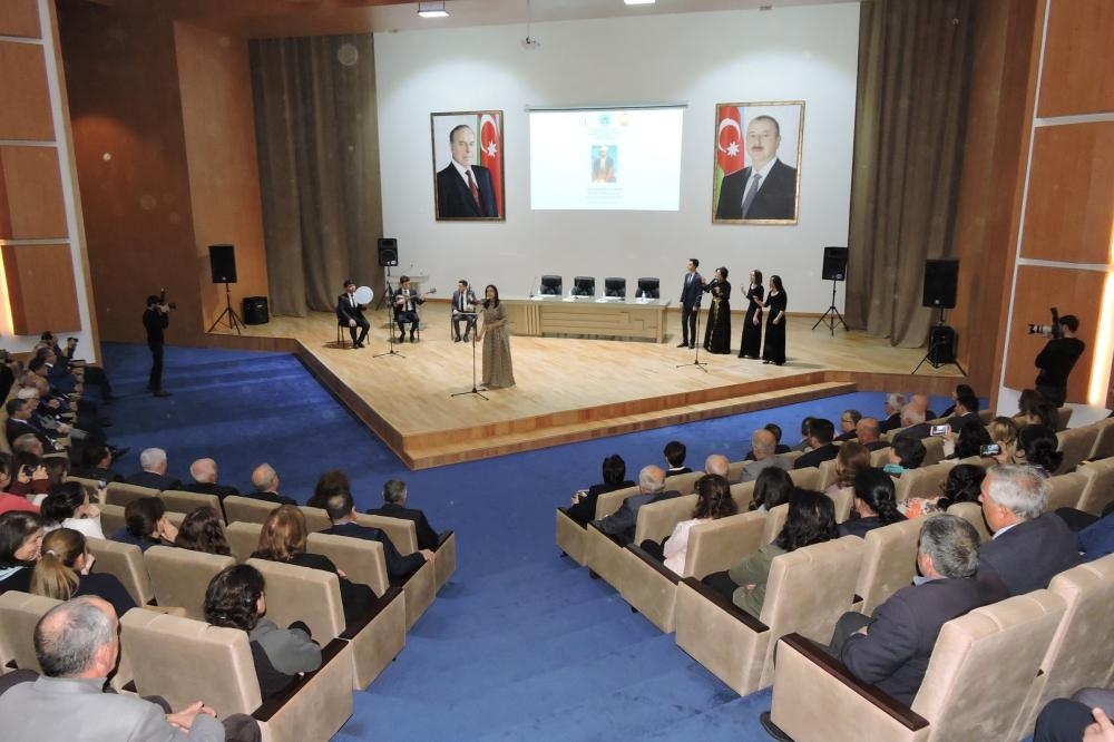 İmadəddin Nəsimiyə həsr olunan beynəlxalq elmi konfrans keçirilib (FOTO)