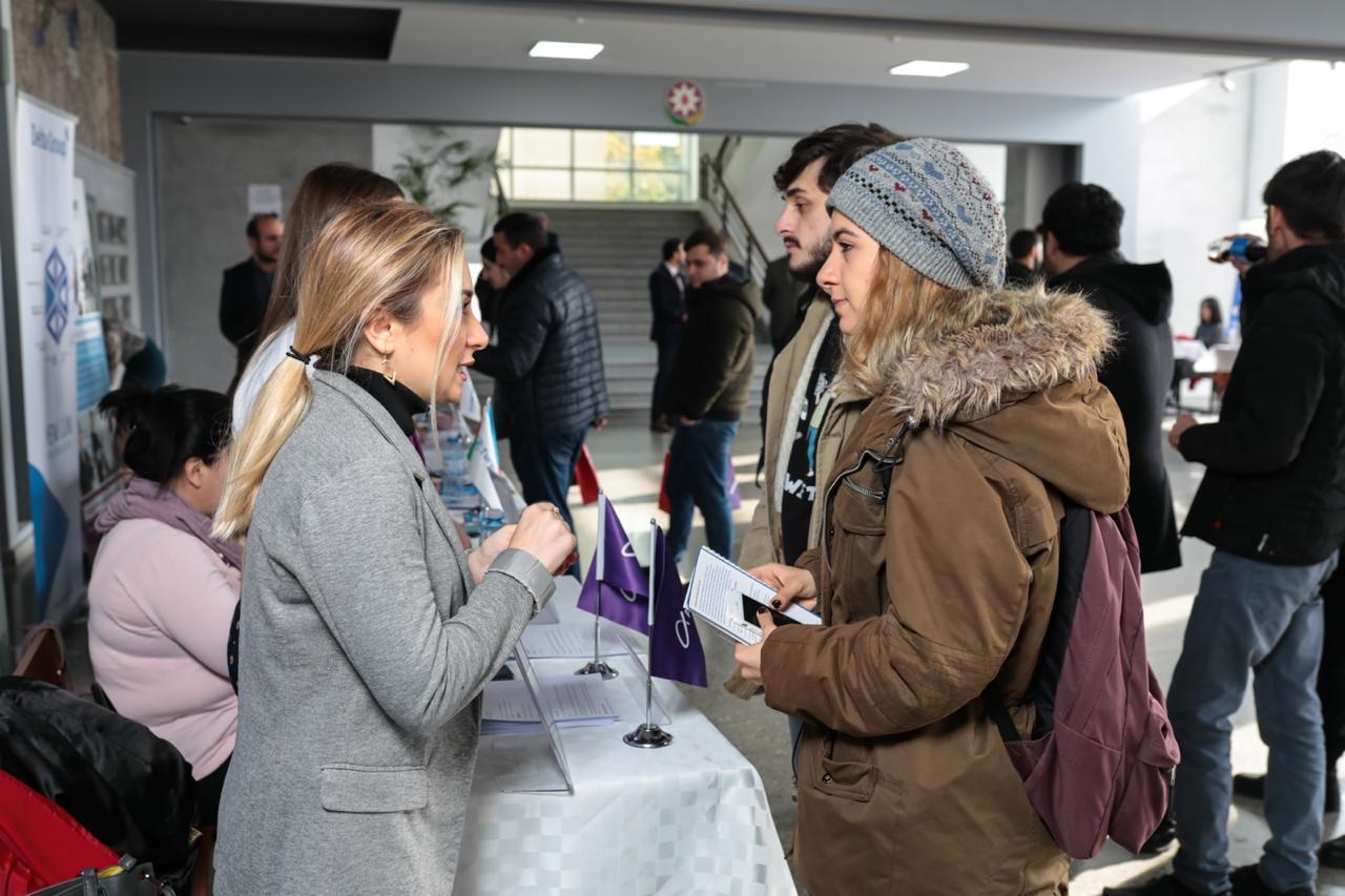 ''Azercell'' ilə “Karyerada ilk addım”ını at! (FOTO)