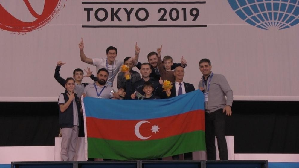 Yeniyetmə gimnastlarımız Batut Gimnastikası üzrə Dünya Yaş Qrupu yarışlarında II yeri tutublar (FOTO)