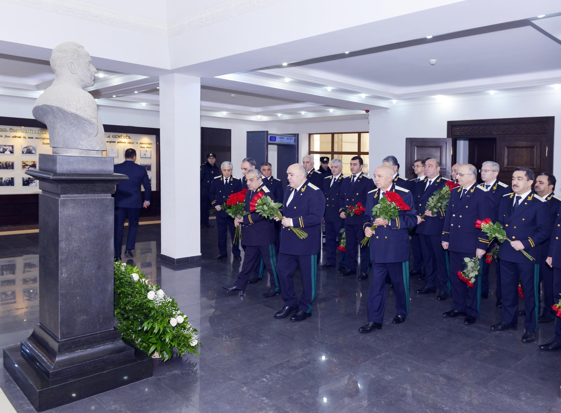 Baş Prokurorluqda ulu öndər Heydər Əliyevin xatirəsinə həsr olunmuş anım mərasimi keçirilib (FOTO)