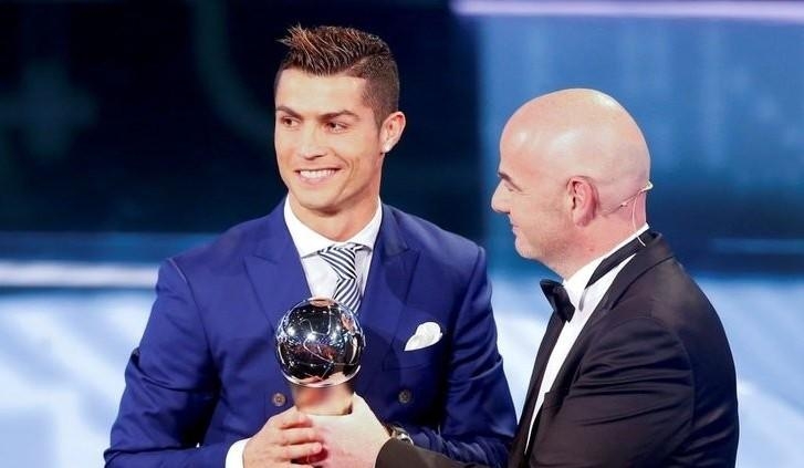 Ronaldo 4-cü dəfə ilin ən yaxşı oyunçusu seçildi