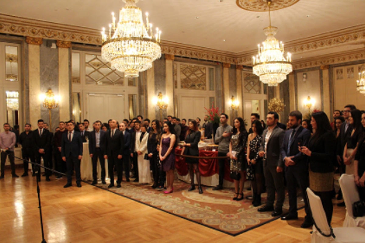 Roma azərbaycanlıları həmrəylik gününü təntənə ilə qeyd ediblər (FOTO)