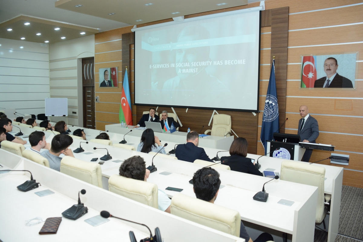 BSTA-nın Baş katibi UNEC-də olub (FOTO)