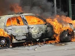 Gəncədə ''Mitsubishi'' yanıb