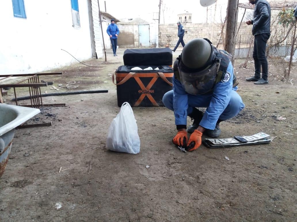 Xızıda qumbara və partladıcılar tapılıb (FOTO)