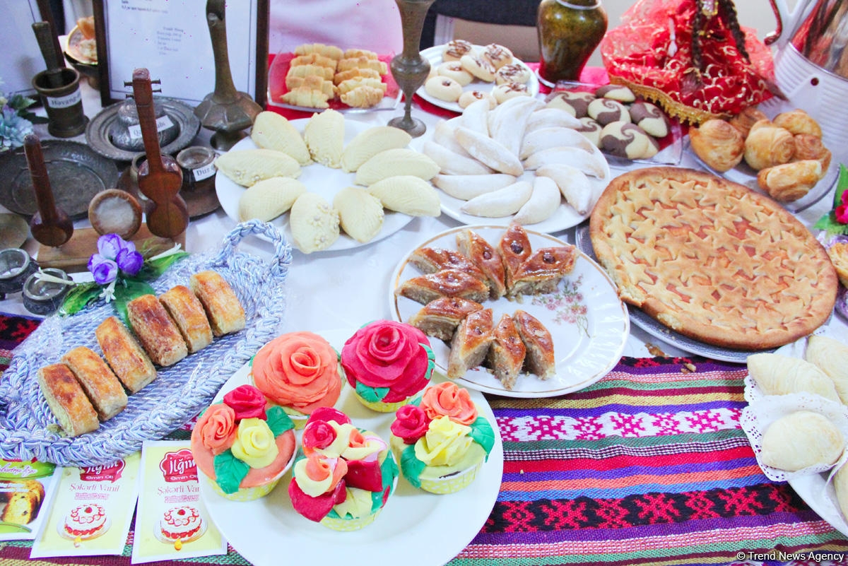 Bakıda gənc kulinarların üçüncü şirniyyat festivalı keçirilib (FOTO)