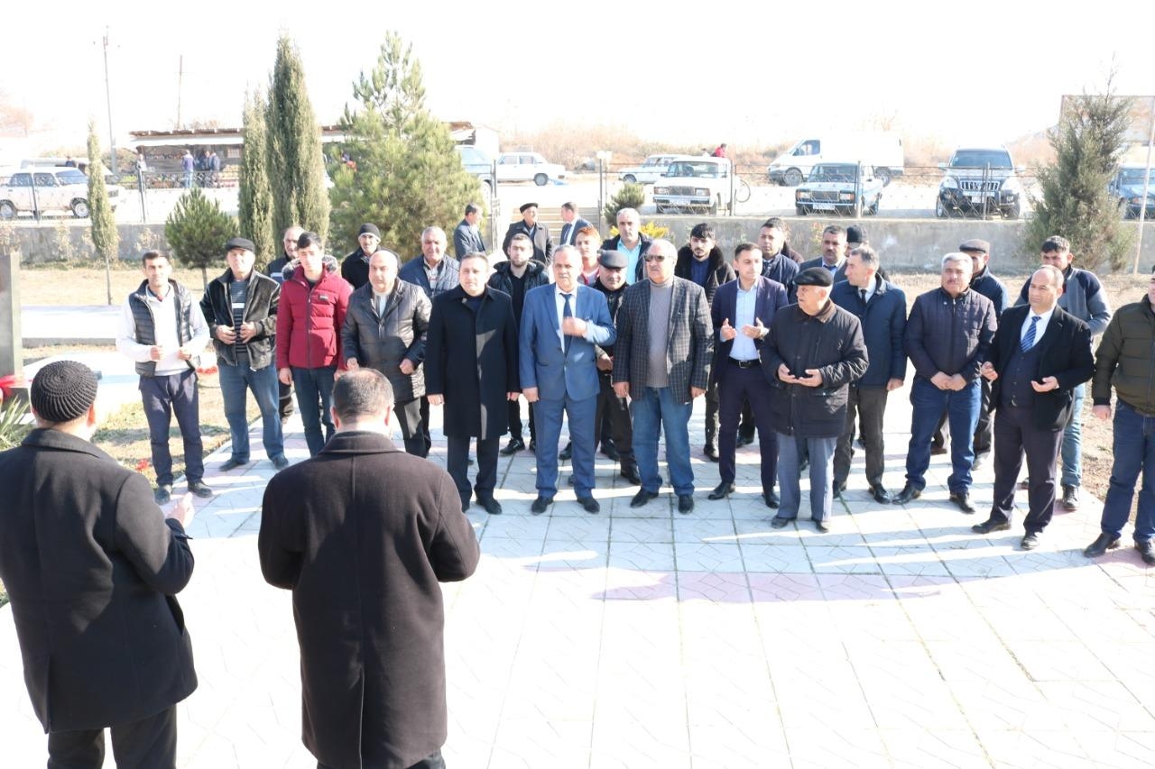 Fəzail Ağamalı seçicilərlə görüşlərini davam etdirir (FOTO/VİDEO)