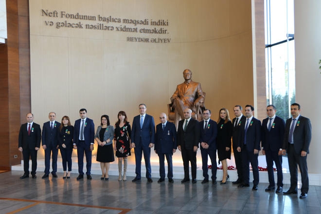 Dövlət Neft Fondunun əməkdaşlarına orden və medallar təqdim olunub