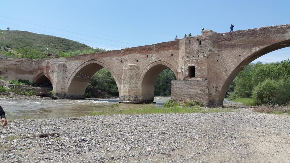 ''Qırmızı körpü'' bərpa olunur (FOTO)