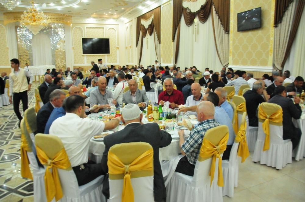 Heydər Əliyev Fondu növbəti iftar süfrəsini Ağsuda açıb (FOTO)