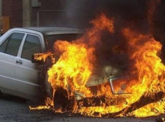 Bakıda yol qəzası zamanı avtomobil yandı (FOTO)