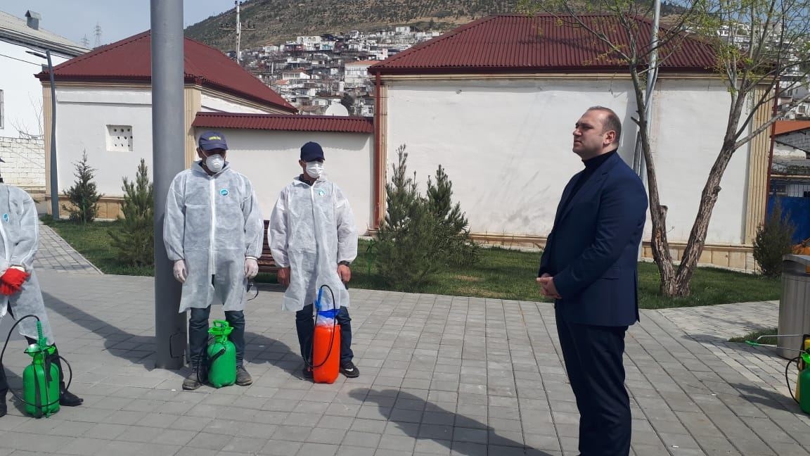 Bayıl və 20-ci yaşayış sahələrində dezinfeksiya işləri davam etdirilir (FOTO)