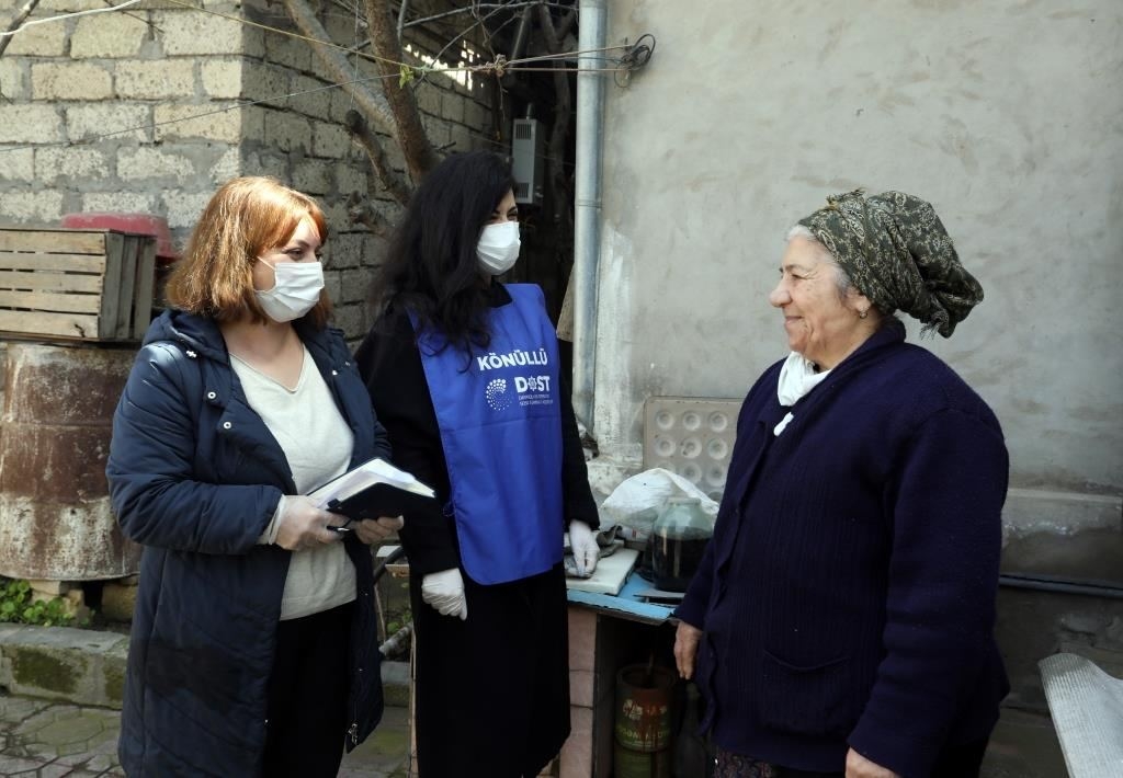 “Könüllü DOST”lardan tənha yaşlılara əsl dost dəstəyi (FOTO)