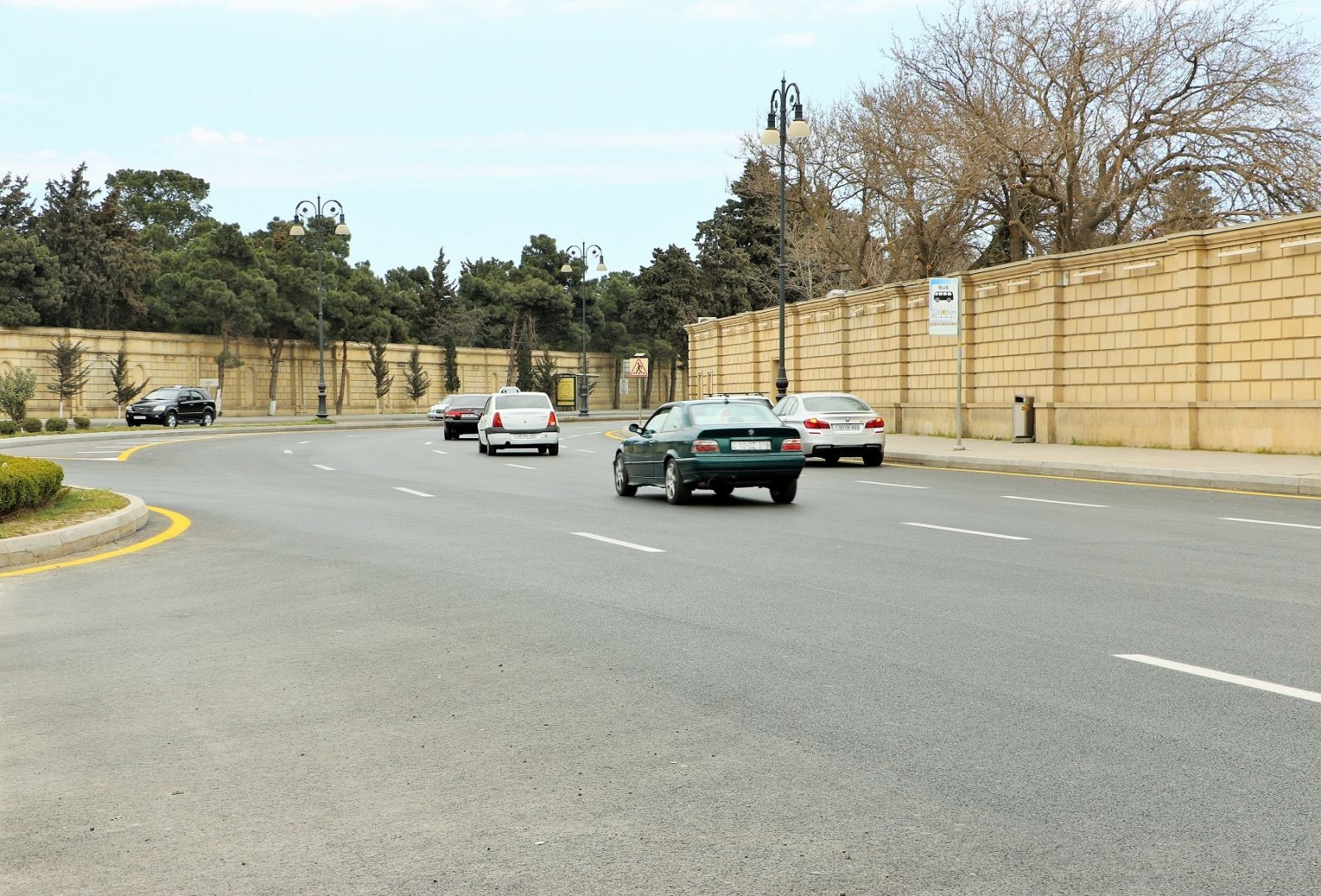 Bakının bir neçə küçə və prospektində təmir işləri görülür (FOTO)