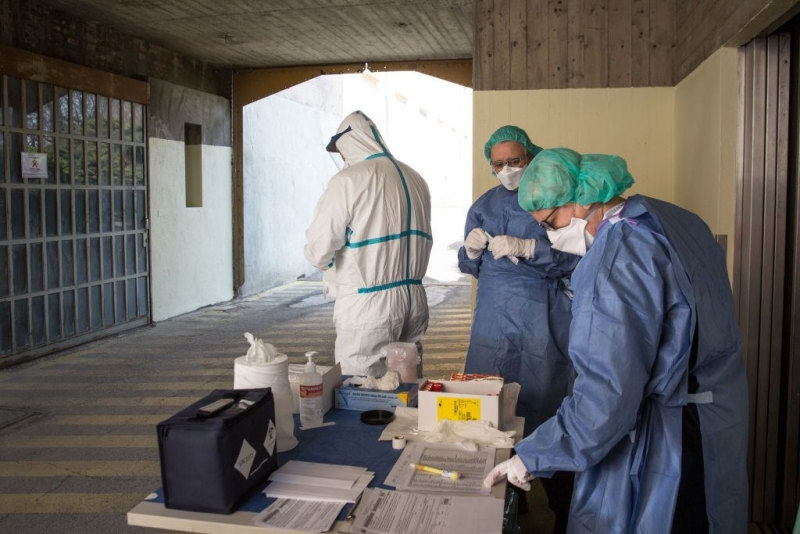 İtaliyada gün ərzində koronavirusdan 756 nəfər öldü