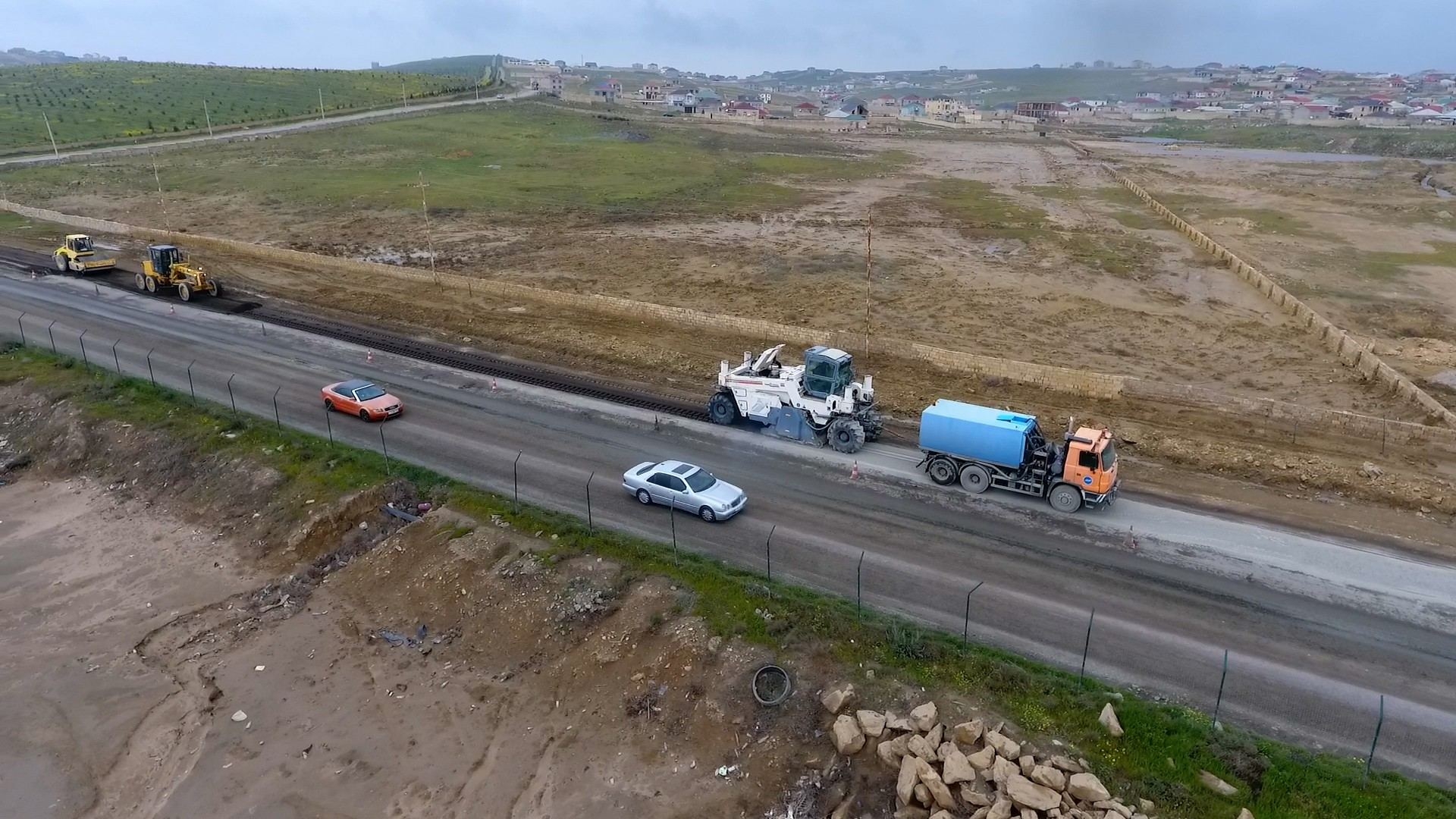 Masazır-Novxanı avtomobil yolunun 2.5 km-lik hissəsi yenidən qurulur (FOTO)